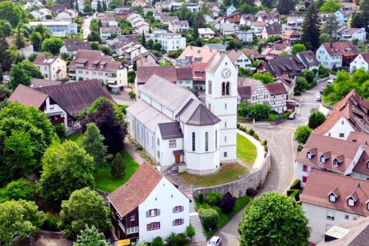Kirche Oberwil - Luftansicht